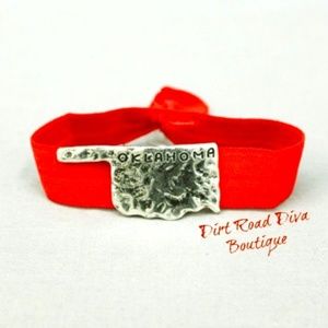 Hammered Oklahoma State Stretch Bracelet in Red